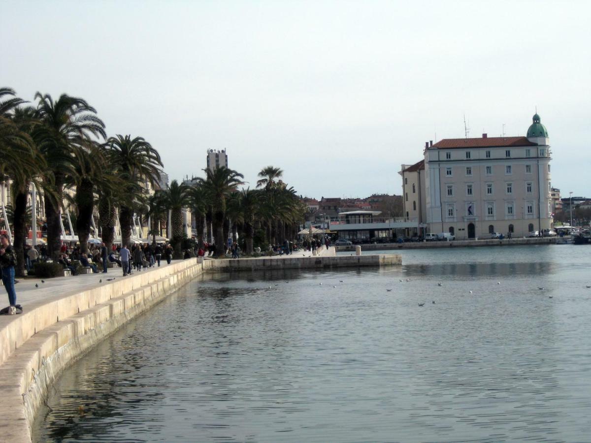 Split Studio A Priori Apartment Exterior photo